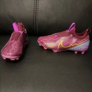 Nike AIR ZOOM MERCURIAL Kids Maroon and Pink soccer ⚽️ cleats